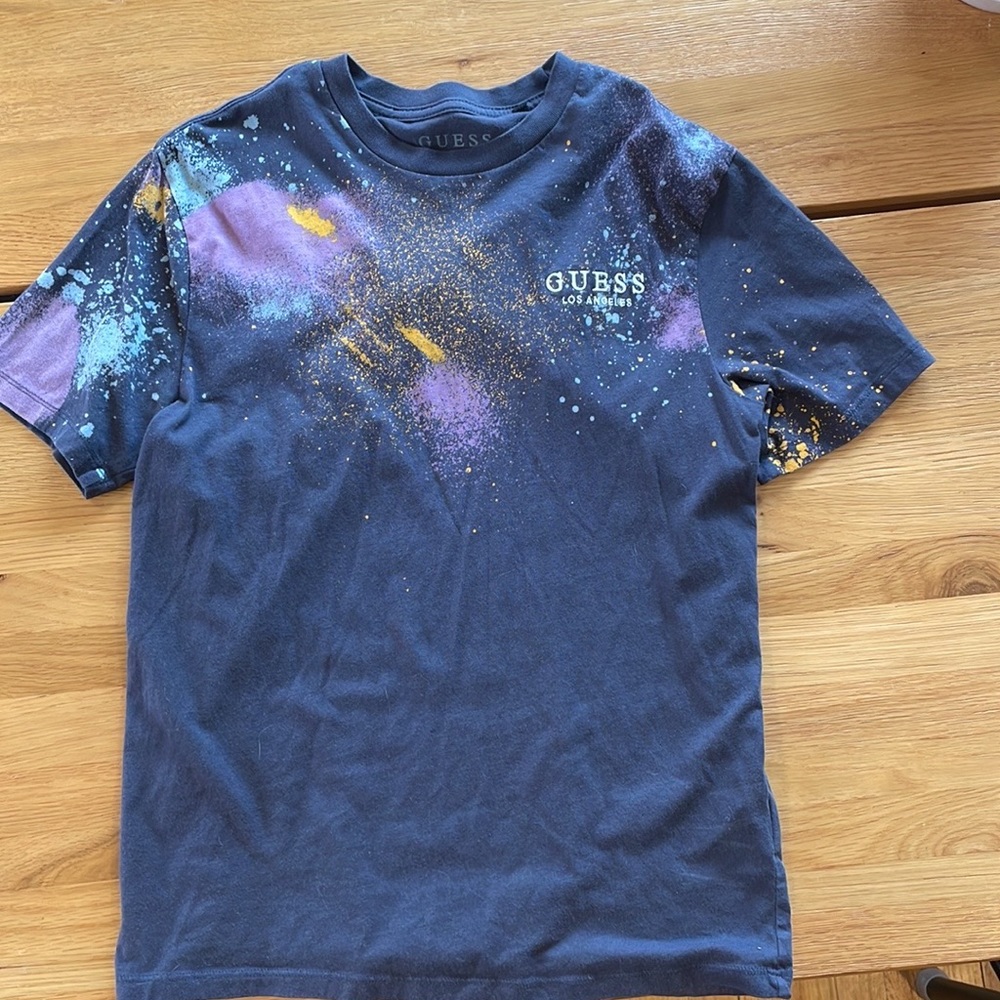 Men’s XS Guess T-shirt, street style, spray paint print